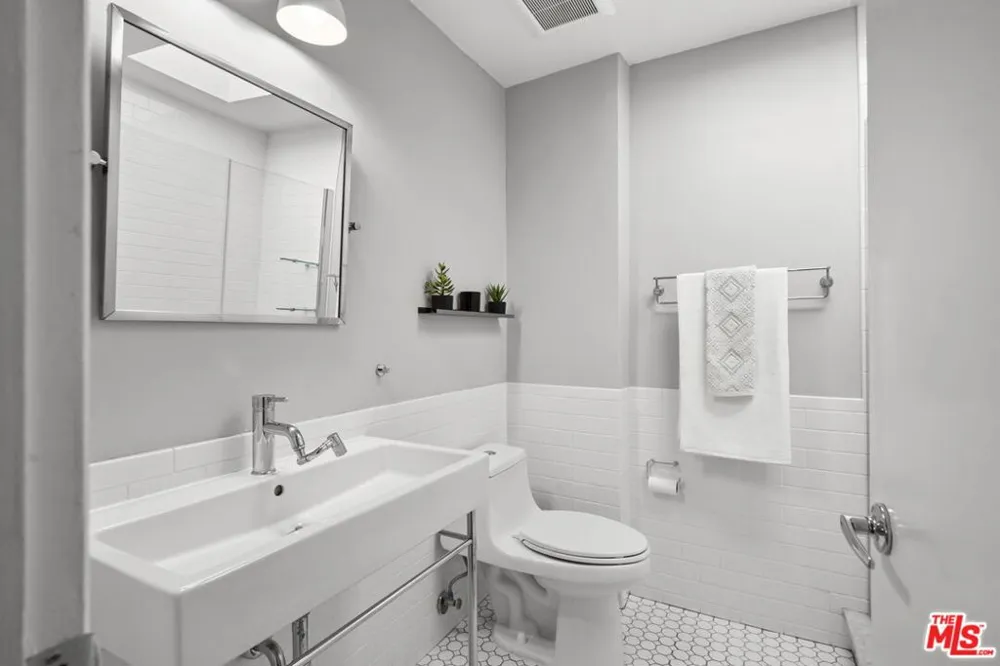 970 Palm Avenue #218 West Hollywood, CA 90069