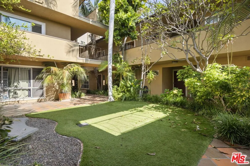 970 Palm Avenue #218 West Hollywood, CA 90069