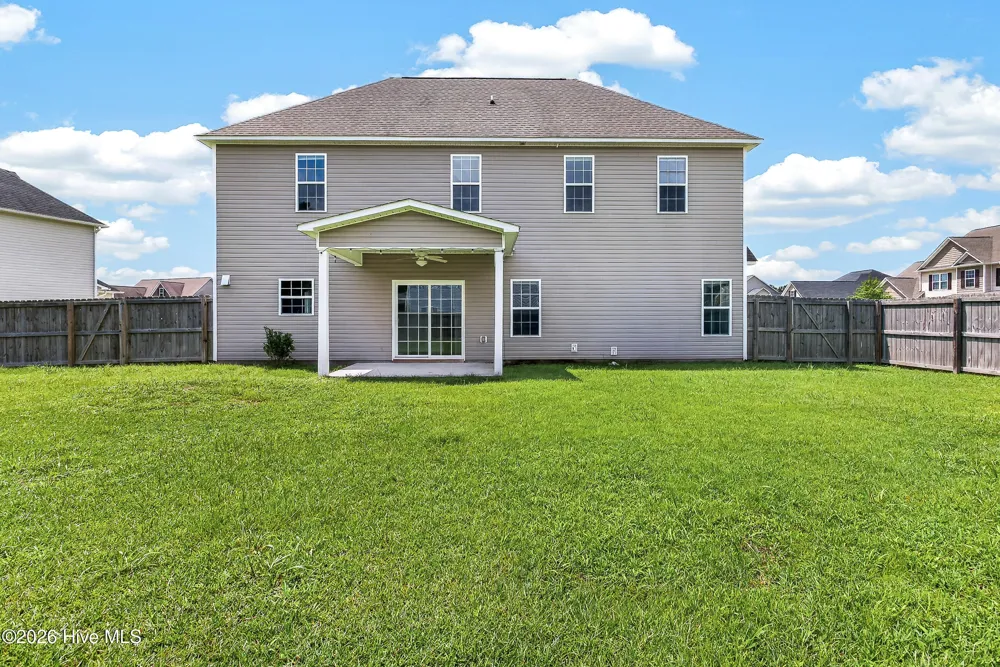 305 Crossroads Store Drive Jacksonville, NC 28546