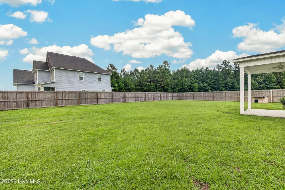 305 Crossroads Store Drive Jacksonville, NC 28546