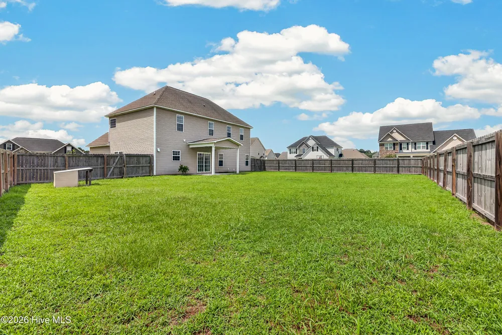 305 Crossroads Store Drive Jacksonville, NC 28546