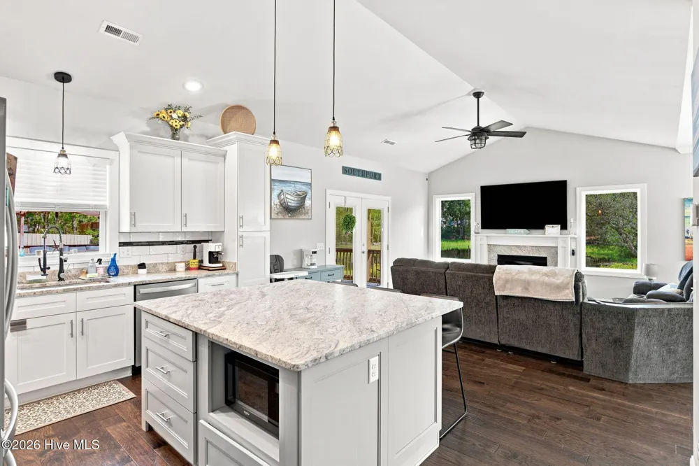 2000 Southport Lane Southport, NC 28461
