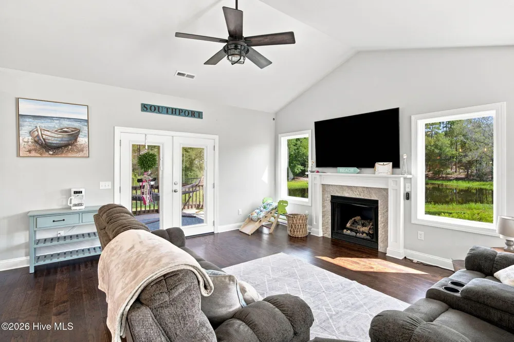 2000 Southport Lane Southport, NC 28461