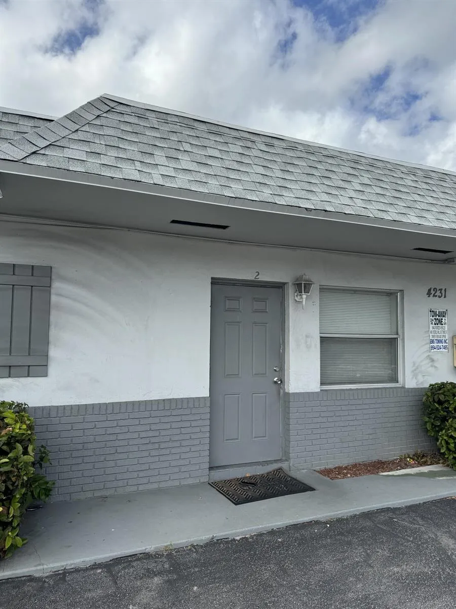 4231 NW 31ST AVENUE #1 Lauderdale Lakes, FL 33309