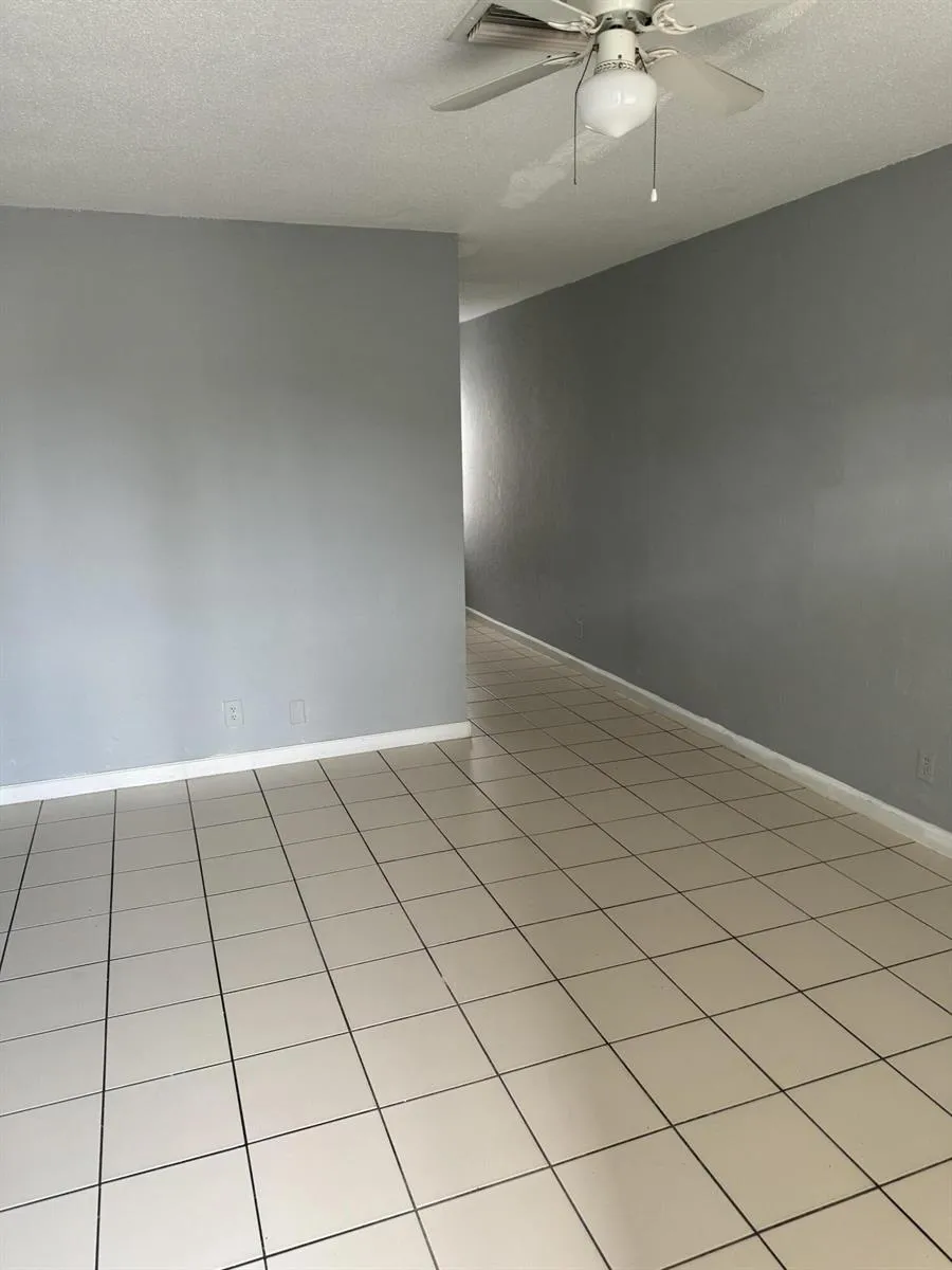 4231 NW 31ST AVENUE #1 Lauderdale Lakes, FL 33309