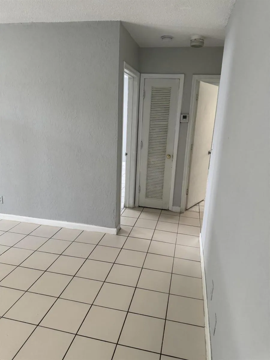 4231 NW 31ST AVENUE #1 Lauderdale Lakes, FL 33309