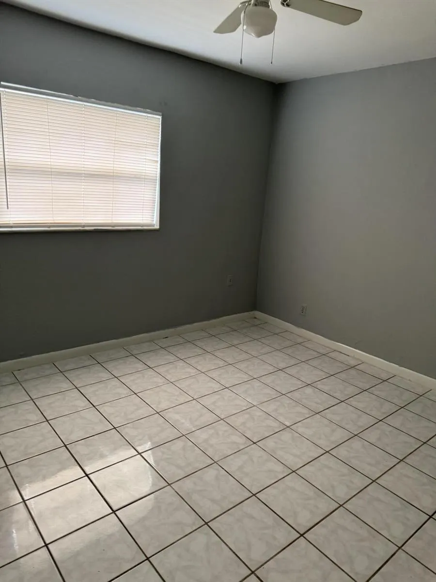 4231 NW 31ST AVENUE #1 Lauderdale Lakes, FL 33309