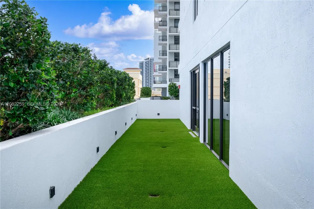 2001 Van Buren St #924 Hollywood, FL 33020