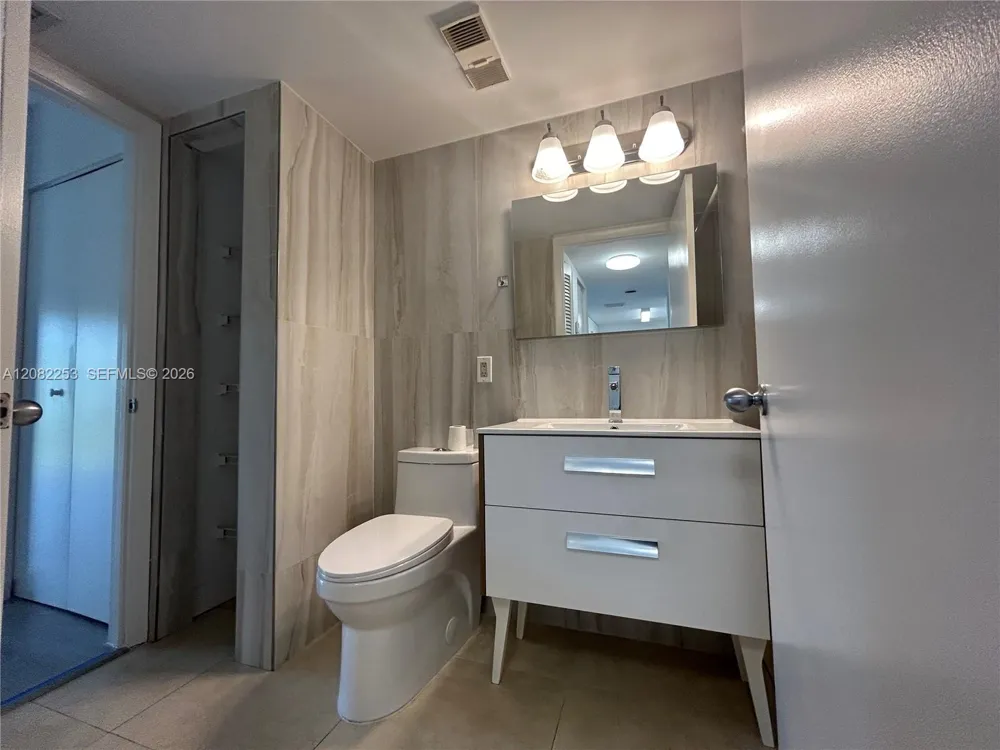 6324 La Costa Dr #B Boca Raton, FL 33433