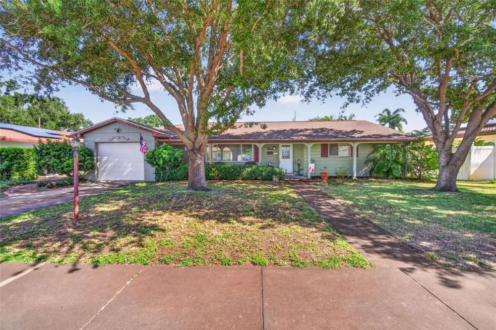 6069 27TH AVENUE St Petersburg, FL 33710
