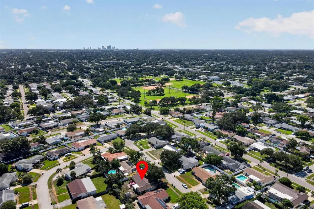 6069 27TH AVENUE St Petersburg, FL 33710