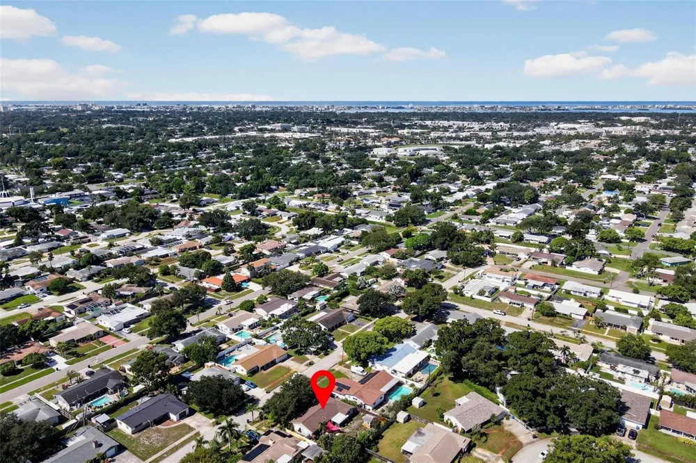 6069 27TH AVENUE St Petersburg, FL 33710