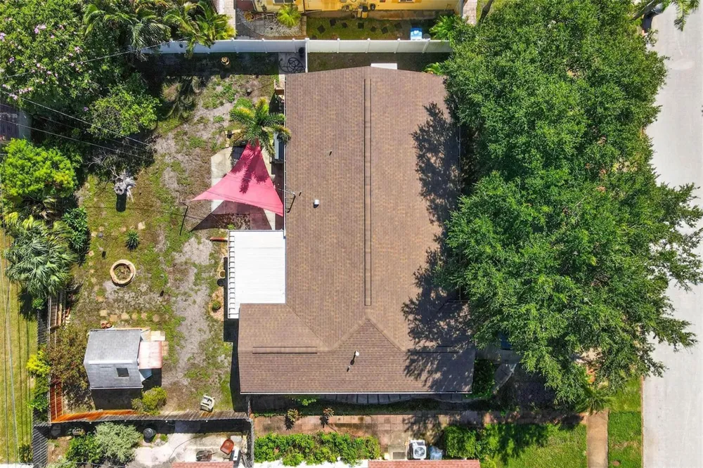 6069 27TH AVENUE St Petersburg, FL 33710
