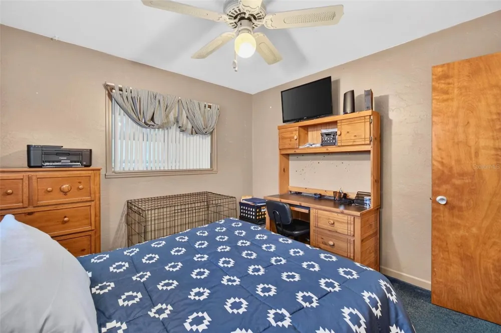 6069 27TH AVENUE St Petersburg, FL 33710