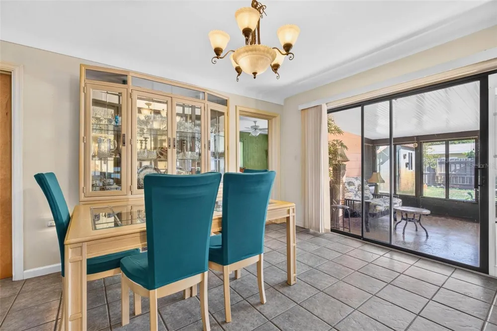 6069 27TH AVENUE St Petersburg, FL 33710