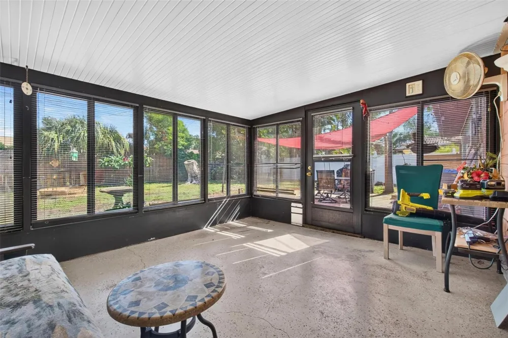 6069 27TH AVENUE St Petersburg, FL 33710