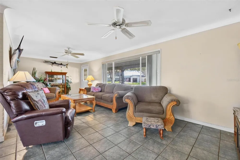 6069 27TH AVENUE St Petersburg, FL 33710
