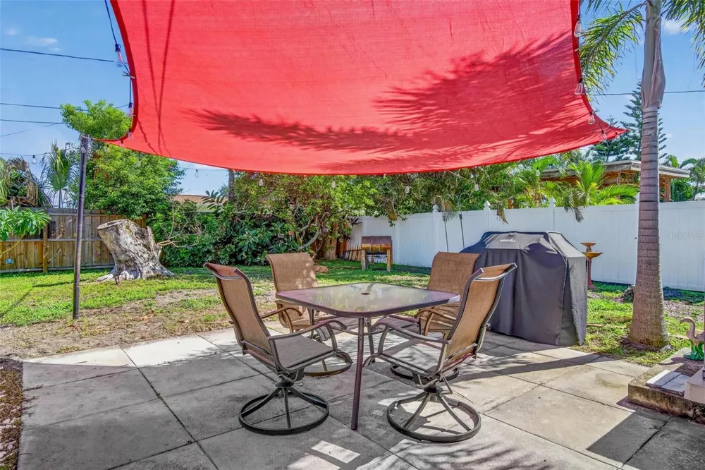 6069 27TH AVENUE St Petersburg, FL 33710