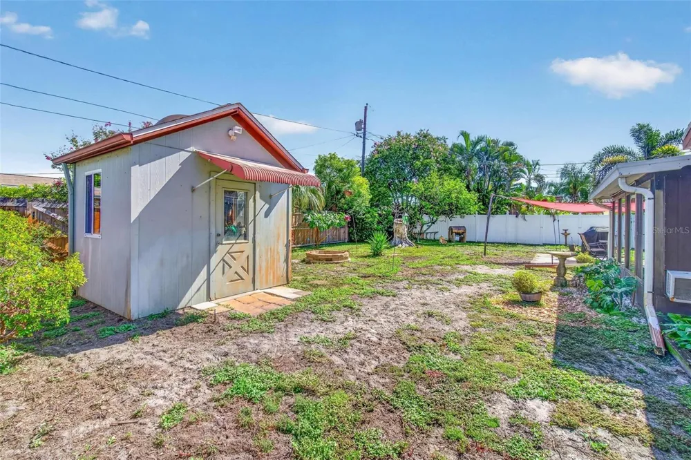 6069 27TH AVENUE St Petersburg, FL 33710