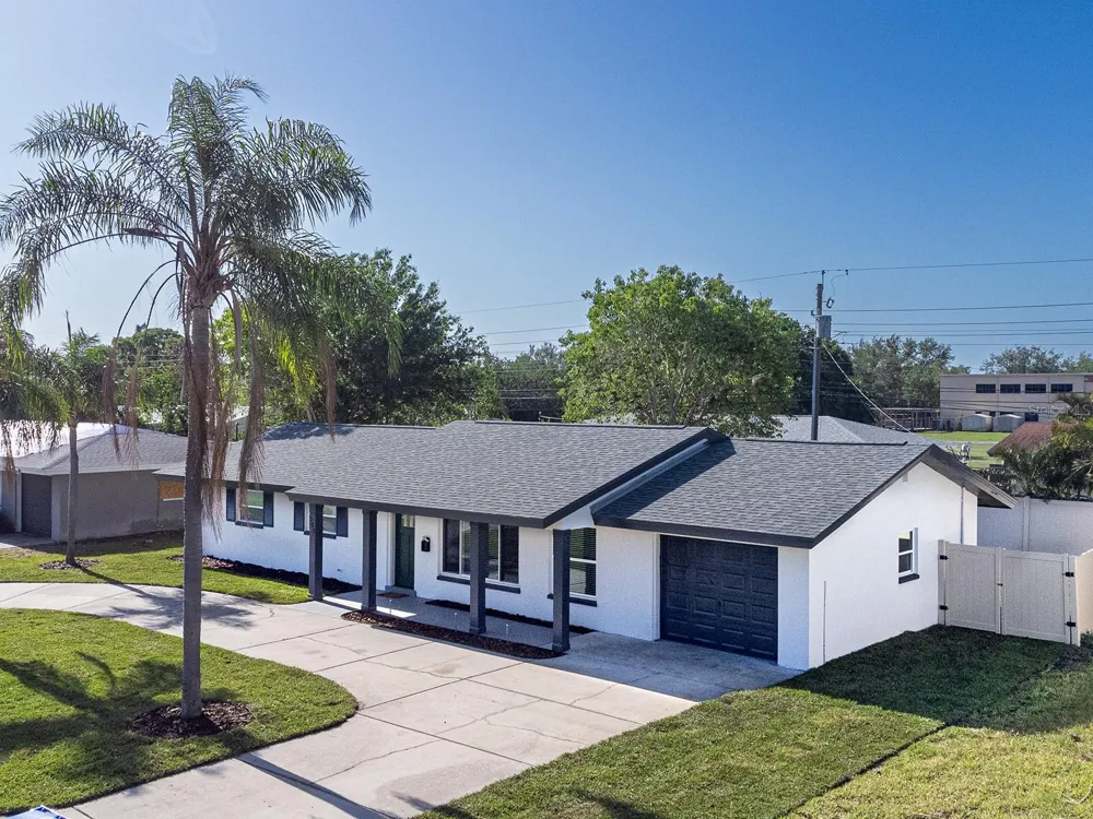 352 79TH AVENUE NE St Petersburg, FL 33702