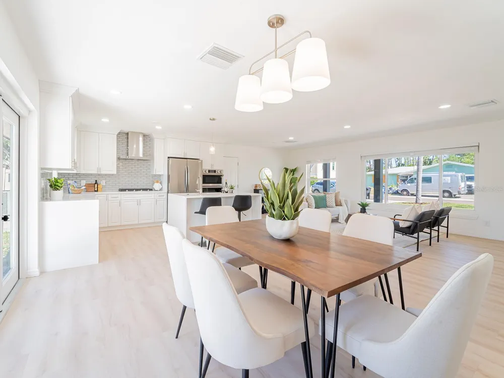 352 79TH AVENUE NE St Petersburg, FL 33702
