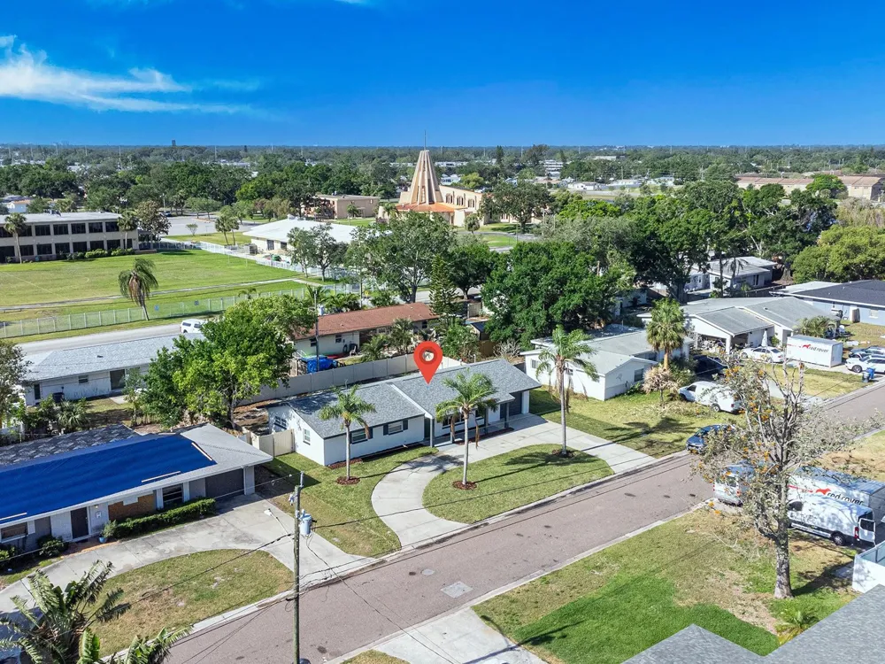 352 79TH AVENUE NE St Petersburg, FL 33702