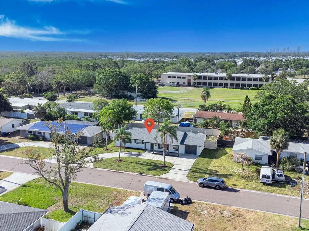 352 79TH AVENUE NE St Petersburg, FL 33702