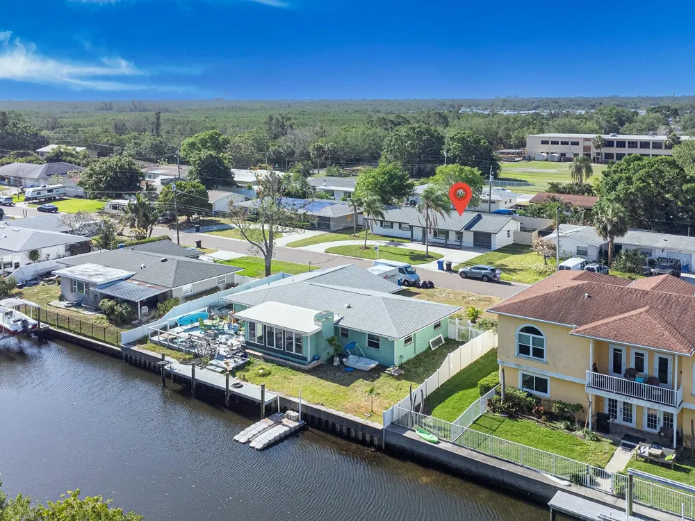 352 79TH AVENUE NE St Petersburg, FL 33702