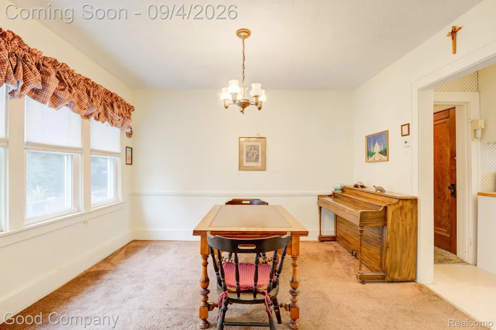 835 Edgewood Drive Royal Oak City, MI 48067