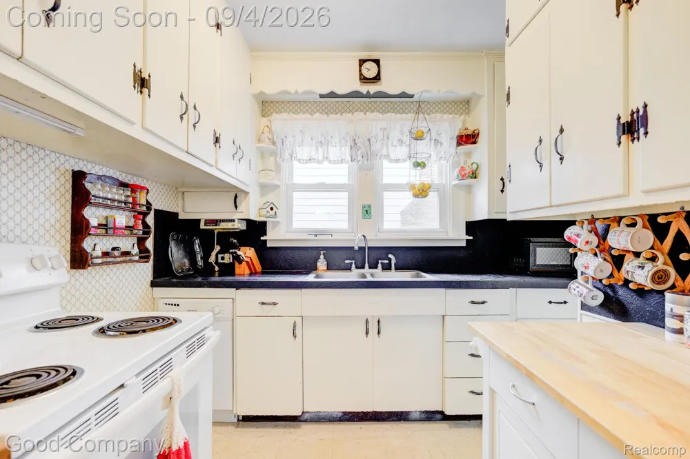 835 Edgewood Drive Royal Oak City, MI 48067