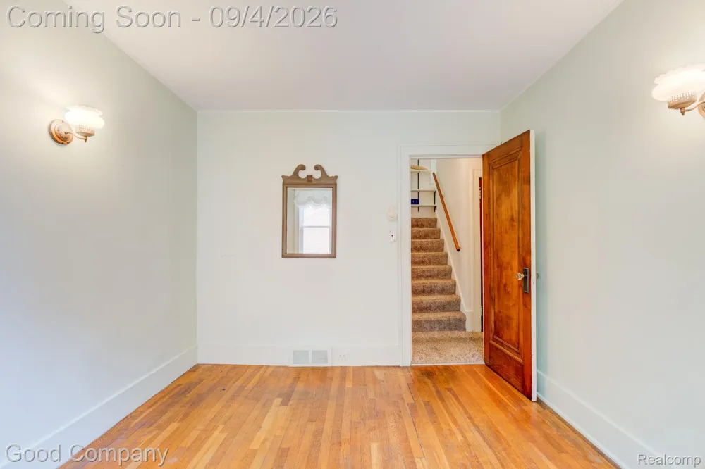 835 Edgewood Drive Royal Oak City, MI 48067