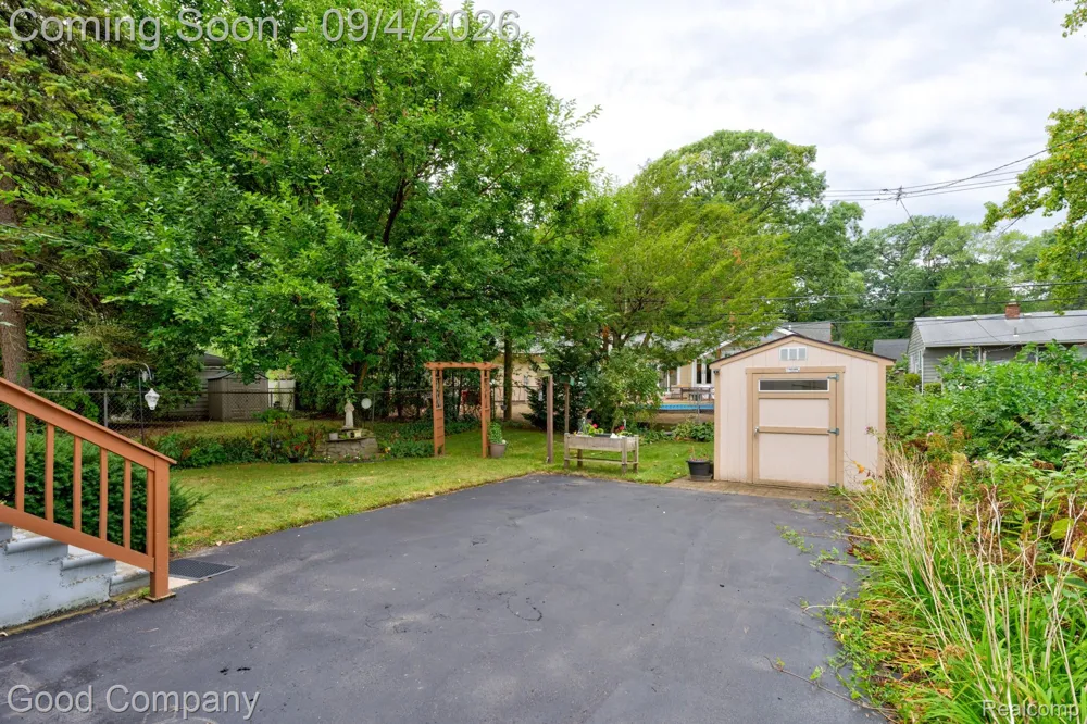 835 Edgewood Drive Royal Oak City, MI 48067