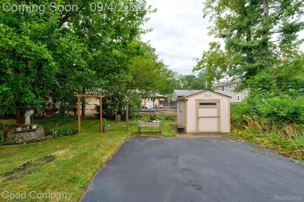 835 Edgewood Drive Royal Oak City, MI 48067