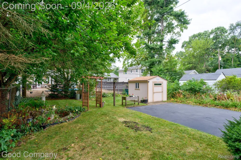 835 Edgewood Drive Royal Oak City, MI 48067