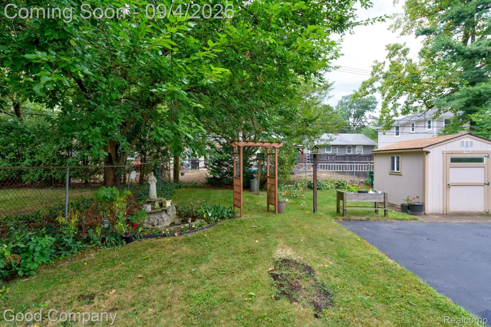 835 Edgewood Drive Royal Oak City, MI 48067