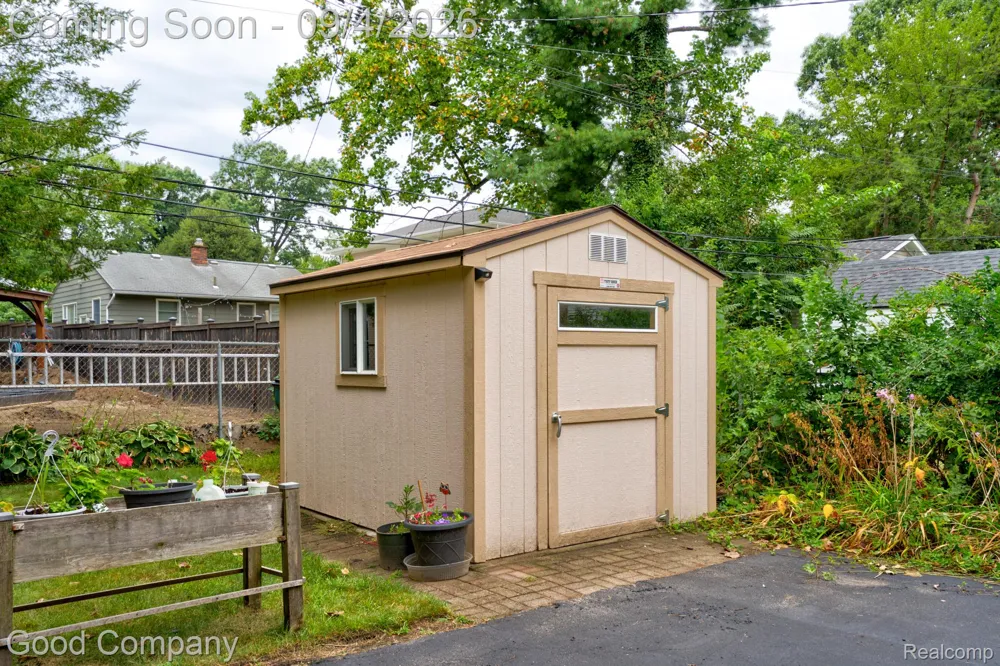 835 Edgewood Drive Royal Oak City, MI 48067
