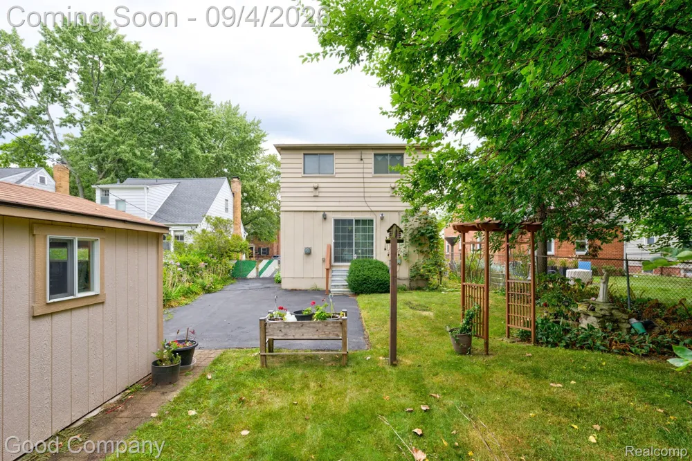 835 Edgewood Drive Royal Oak City, MI 48067