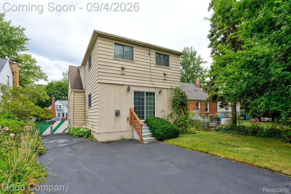 835 Edgewood Drive Royal Oak City, MI 48067