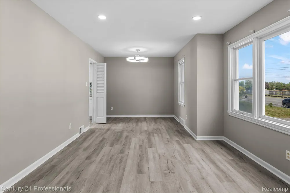 3621 Livernois Road Troy City, MI 48083