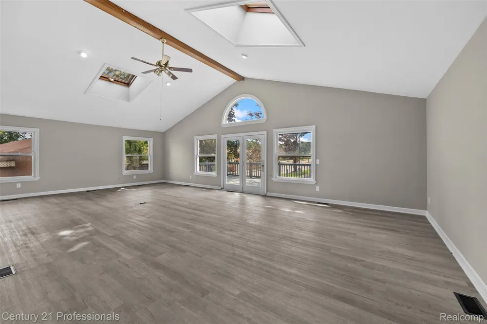3621 Livernois Road Troy City, MI 48083