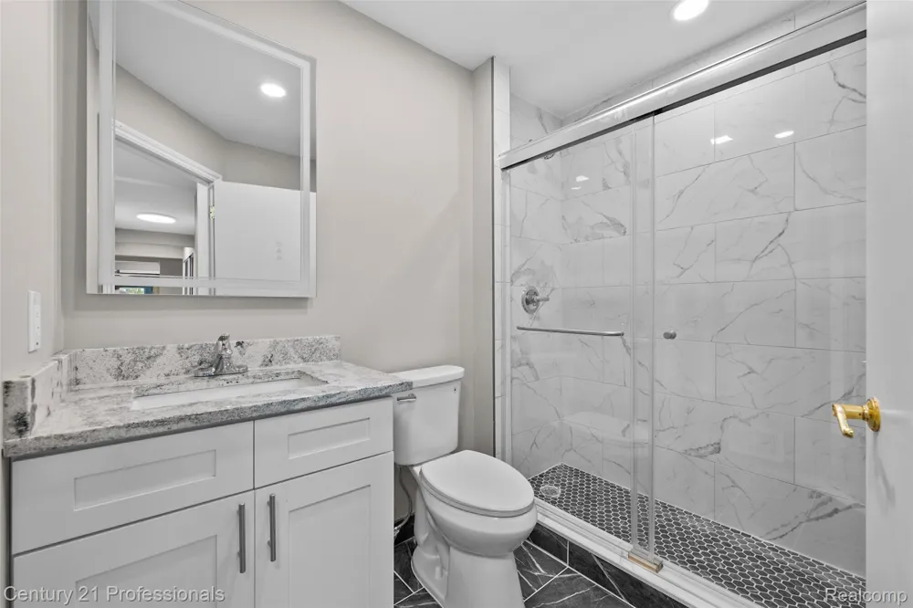 3621 Livernois Road Troy City, MI 48083