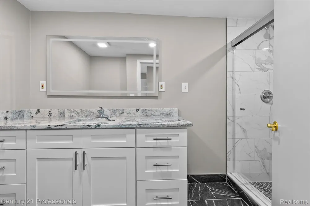 3621 Livernois Road Troy City, MI 48083