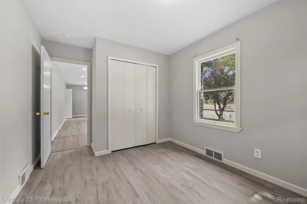 3621 Livernois Road Troy City, MI 48083