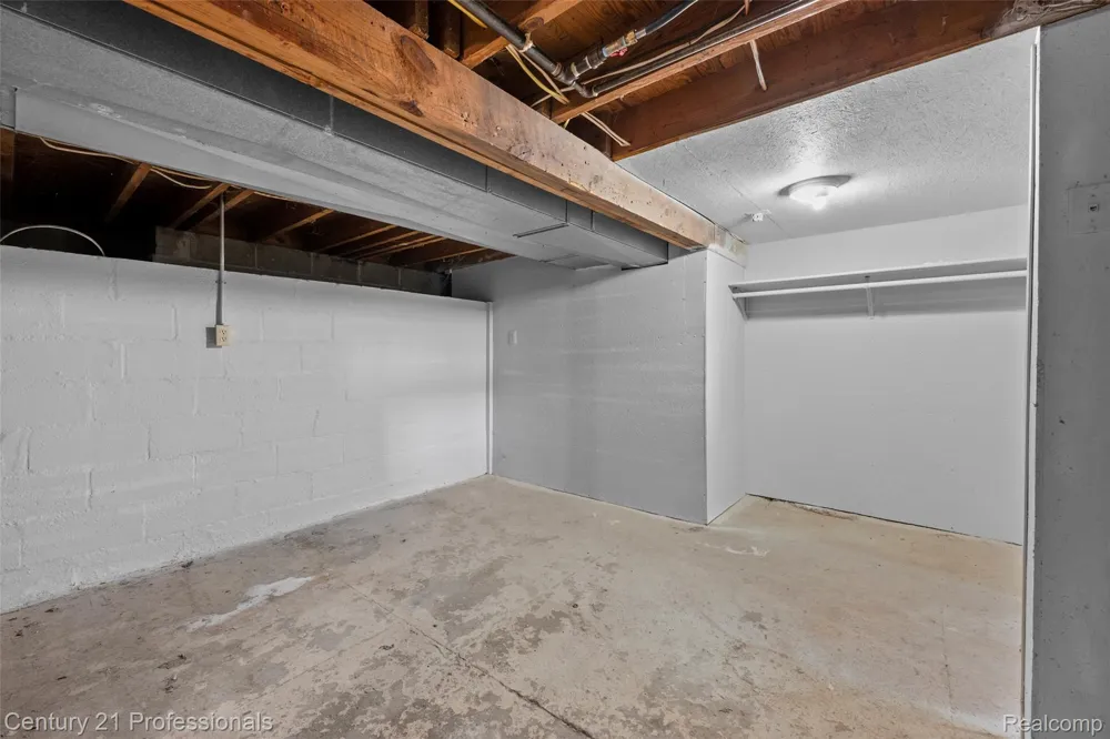 3621 Livernois Road Troy City, MI 48083