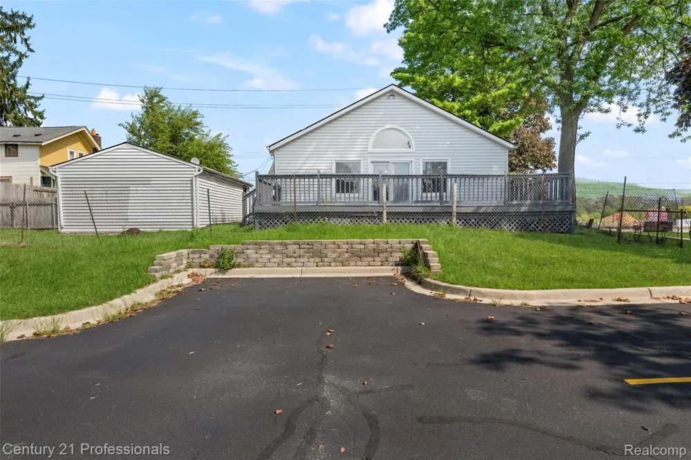 3621 Livernois Road Troy City, MI 48083