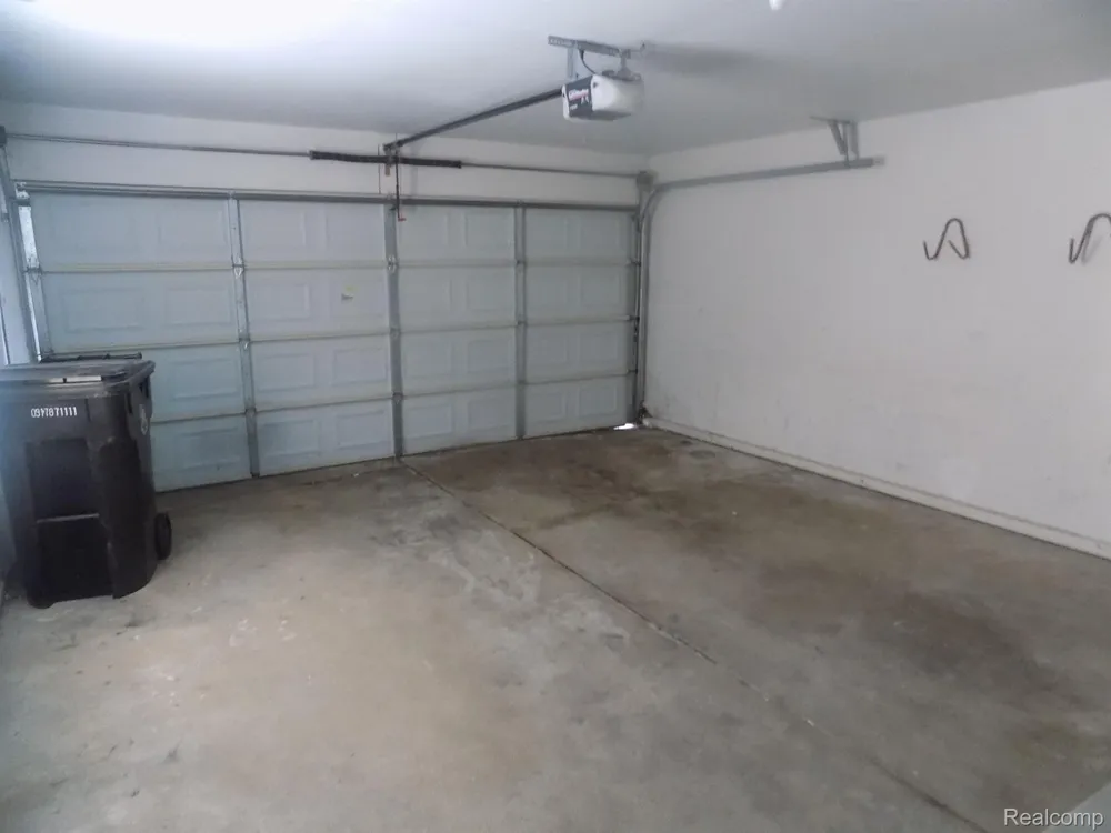 19121 WALDORF STREET Roseville City, MI 48066