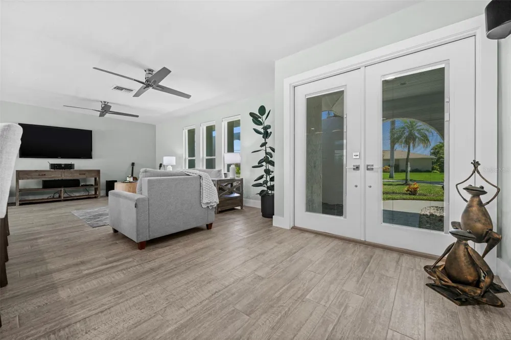 4914 SORRENTO COURT Cape Coral, FL 33904