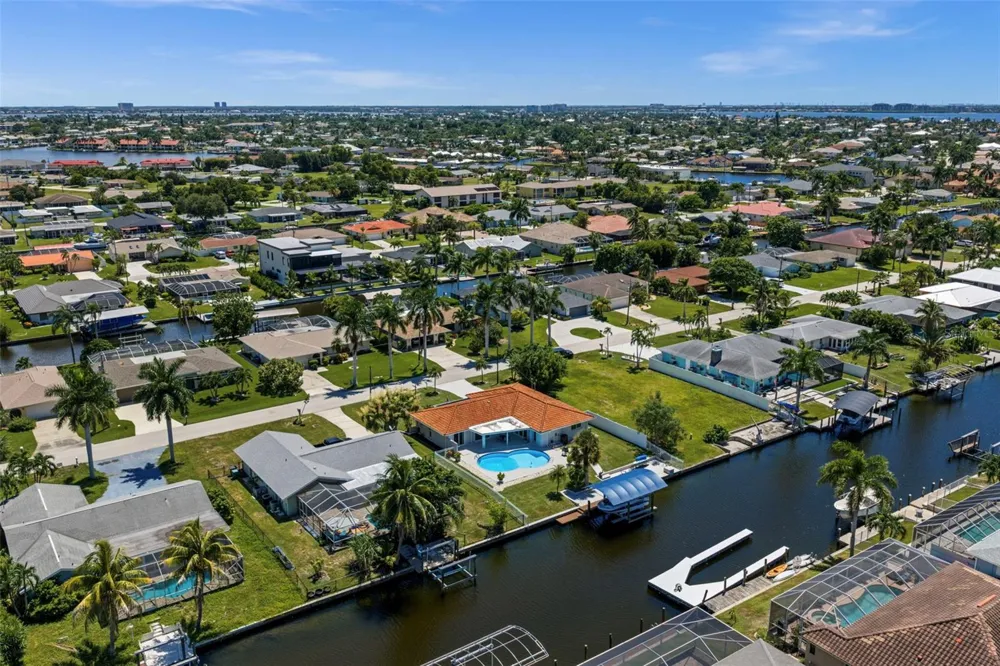 4914 SORRENTO COURT Cape Coral, FL 33904