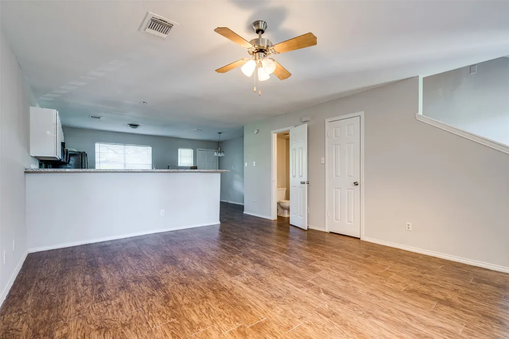 1830 River Crossing Circle #B Austin, TX 78741