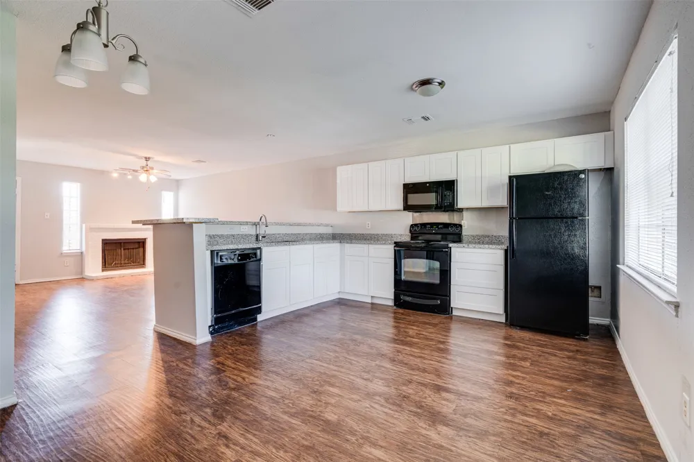 1830 River Crossing Circle #B Austin, TX 78741